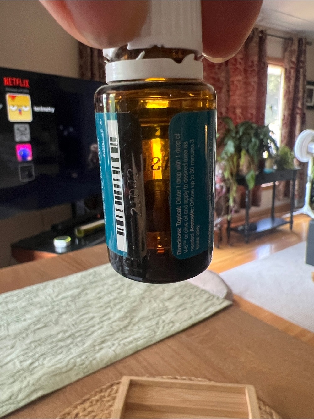 Young Living Basil Essential Oil - Teal Label with White Cap - Picture 2 of 2
